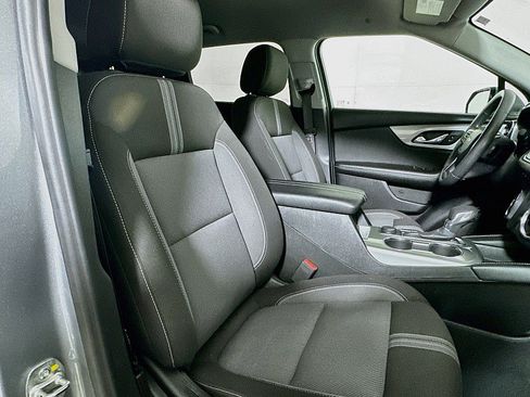 Used 2025 Chevrolet Blazer LT FWD image 27