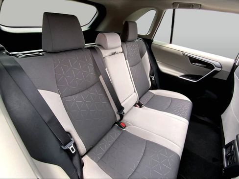 Used 2025 Toyota RAV4 XLE w/ Convenience Package FWD image 20