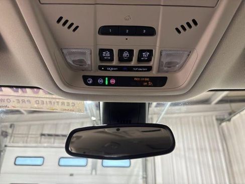 Used 2022 Buick Enclave Essence w/ Experience Buick Package image 16