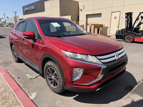 Used 2020 Mitsubishi Eclipse Cross ES FWD image 2