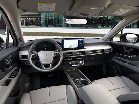 New 2026 Lincoln Corsair Premiere image 9