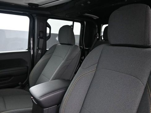 Used 2024 Jeep Gladiator Sport image 21