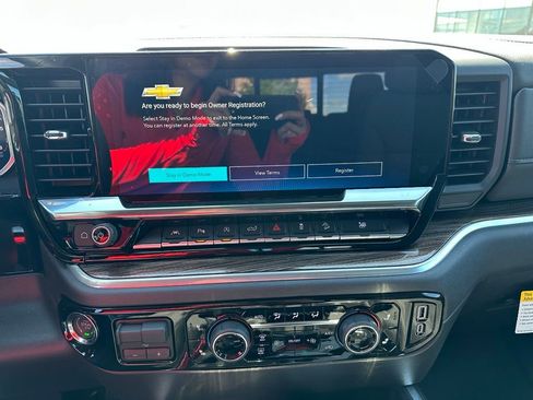 Certified 2026 Chevrolet Silverado 1500 Custom Trail Boss w/ LPO, Dark Essentials Package AWD/4WD image 18