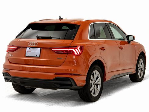 Used 2023 Audi Q3 2.0T Premium Plus w/ Premium Plus Package image 3