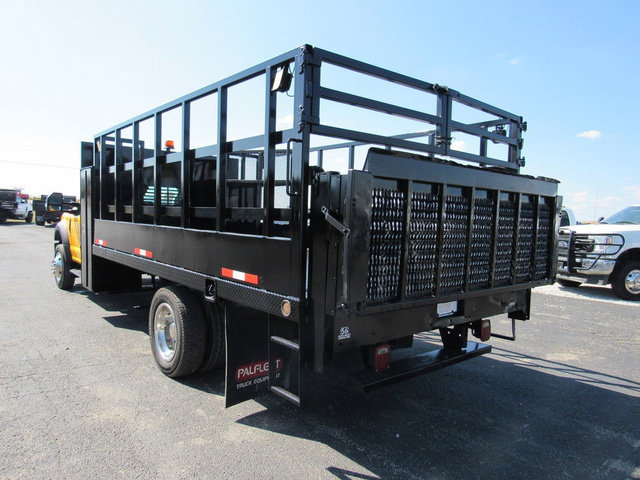 Used 2017 Ford F550 2WD Regular Cab Super Duty image 7