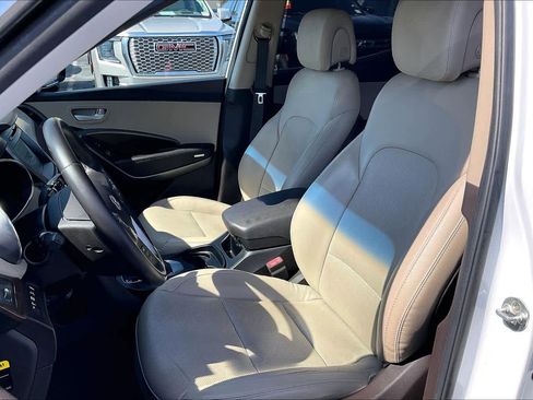 Used 2018 Hyundai Santa Fe Sport image 24