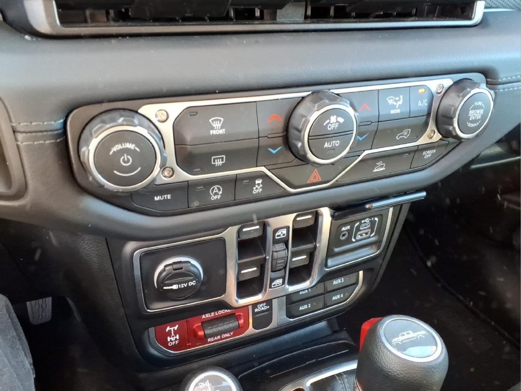Used 2026 Jeep Gladiator Mojave AWD/4WD image 10