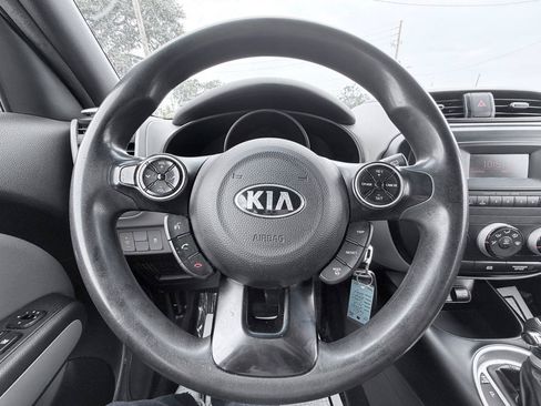 Used 2016 Kia Soul FWD image 19