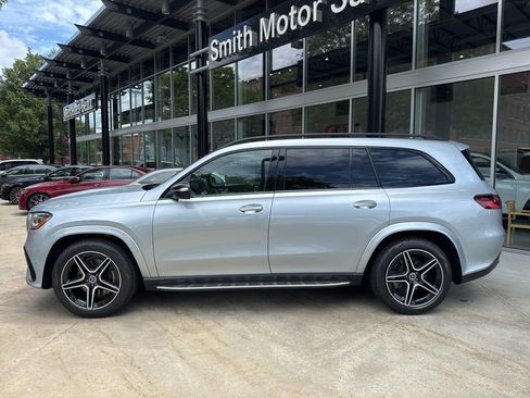 Used 2025 Mercedes-Benz GLS 450 4MATIC image 5
