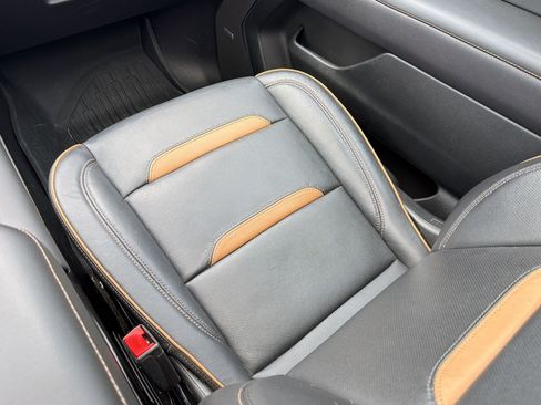 Used 2024 GMC Yukon XL AT4 w/ AT4 Premium Plus Package image 32