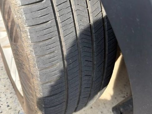Used 2017 Ford Explorer XLT w/ Equipment Group 202A FWD image 35