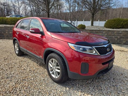 Used 2015 Kia Sorento LX image 19