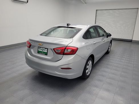 Used 2018 Chevrolet Cruze LS FWD image 9