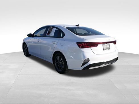 Used 2023 Kia Forte LXS w/ LXS Technology Package image 6