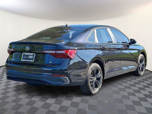 Used 2023 Volkswagen Jetta SE w/ Panoramic Sunroof Package FWD image 6