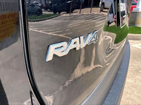 Certified 2025 Toyota RAV4 XLE w/ Convenience Package FWD image 31