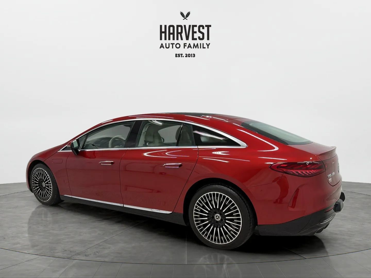 Used 2023 Mercedes-Benz EQS 580 4MATIC Sedan image 3