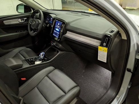 New 2026 Volvo XC40 B5 Plus w/ Protection Package Premier image 21