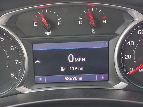 Used 2022 Chevrolet Equinox Premier image 7