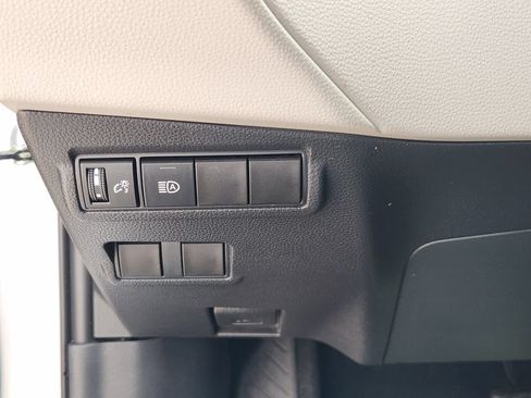 Used 2022 Toyota Corolla Cross L FWD image 20
