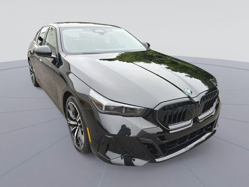 New 2027 BMW 530i RWD image 3