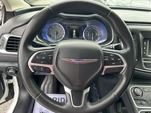 Used 2016 Chrysler 200 Limited w/ Convenience Group image 13