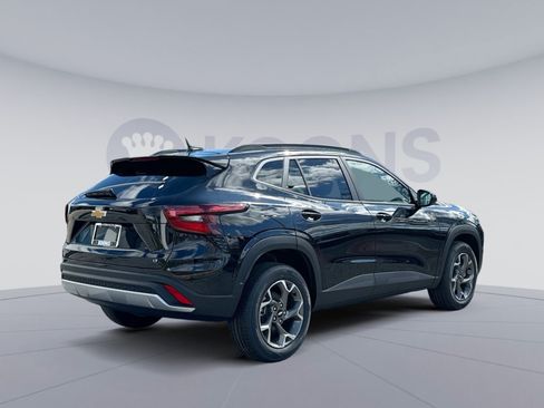 New 2026 Chevrolet Trax LT w/ Driver Confidence Package FWD image 7