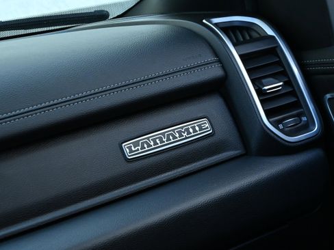 Used 2020 RAM 1500 Laramie AWD/4WD image 25