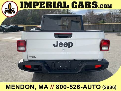 New 2025 Jeep Gladiator Sport image 11