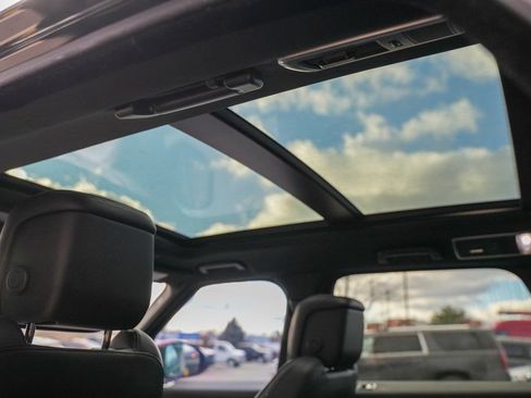 Used 2020 Land Rover Range Rover Sport HSE image 31