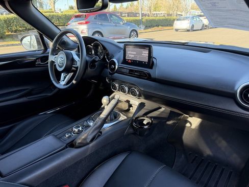 Used 2020 MAZDA MX-5 Miata RF Grand Touring image 36