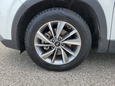 Used 2020 Hyundai Santa Fe SEL w/ Convenience + Premium Package FWD image 10