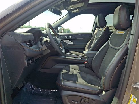 Used 2026 Ford Explorer Tremor w/ Tremor Ultimate Package AWD/4WD image 14