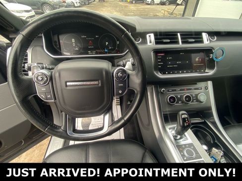 Used 2017 Land Rover Range Rover Sport HSE Dynamic image 10
