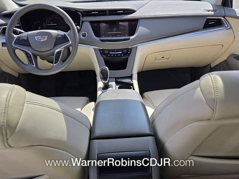 Used 2017 Cadillac XT5 Premium Luxury AWD/4WD image 9