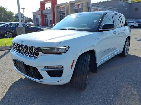 Used 2023 Jeep Grand Cherokee Summit w/ Luxury Tech Group V AWD/4WD image 19