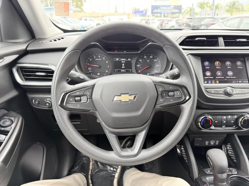 Used 2023 Chevrolet TrailBlazer LT FWD image 24