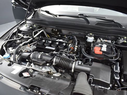 Used 2018 Honda Accord LX image 25