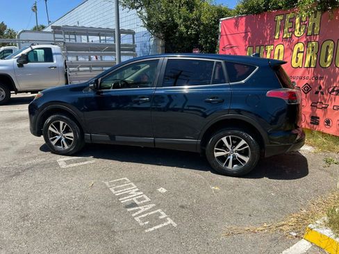 Used 2018 Toyota RAV4 XLE image 6