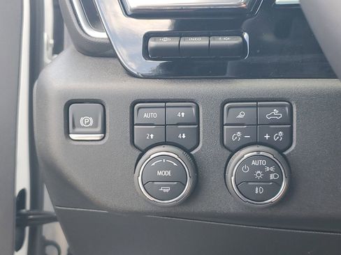 Used 2025 Chevrolet Silverado 1500 High Country image 29