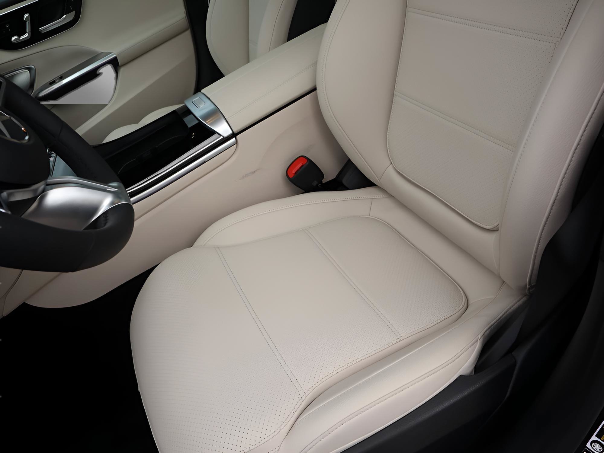 Certified 2026 Mercedes-Benz C 300 4MATIC Sedan image 29