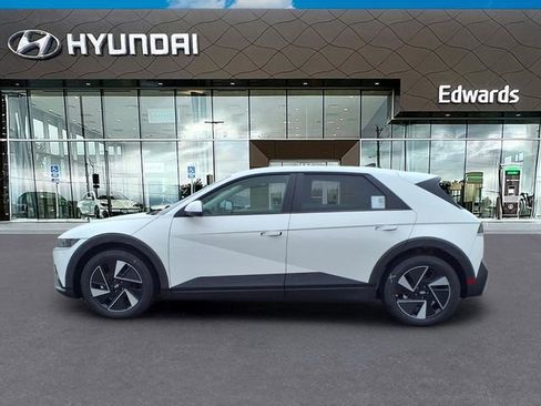 New 2026 Hyundai Ioniq 5 SEL image 3