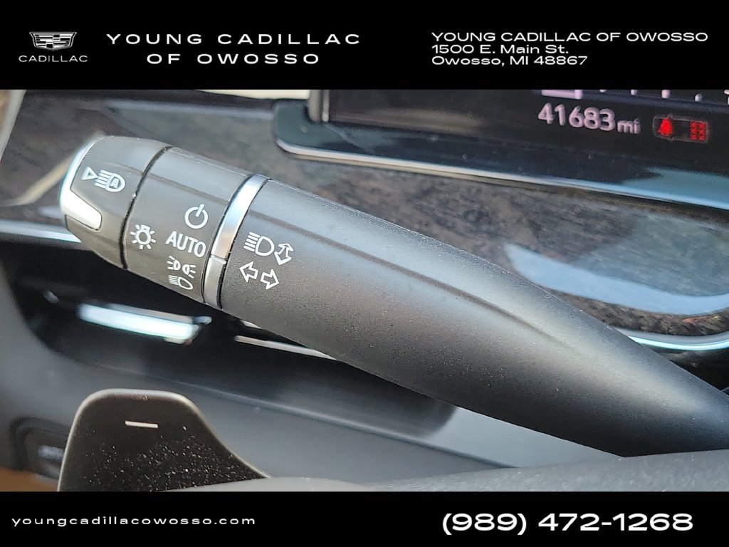 Used 2023 Cadillac Escalade Premium Luxury w/ LPO, Illumination Package AWD/4WD image 13