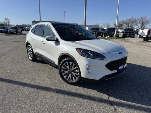 Certified 2022 Ford Escape Titanium w/ Class II Trailer Tow Package image 1