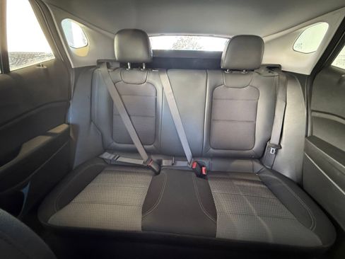 Used 2025 Chevrolet Trax LT image 38