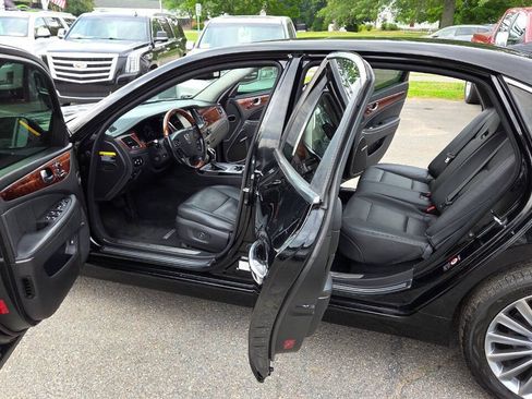Used 2015 Hyundai Equus Signature RWD image 27