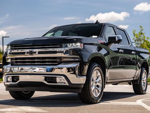 Used 2021 Chevrolet Silverado 1500 LTZ AWD/4WD image 3