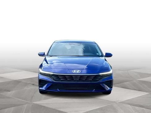 Used 2024 Hyundai Elantra SEL FWD image 3