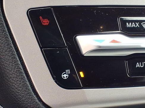 Used 2022 Ford Explorer XLT w/ Equipment Group 202A image 20