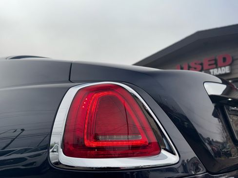 Used 2015 Rolls-Royce Wraith image 32